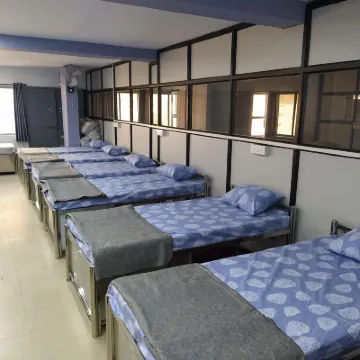 Shiv Sai Dormitory โรงแรมใกล้สนามบินวโททระ