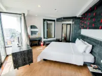 The Sez Hotel Bangsaen Hotels near Tan Cape