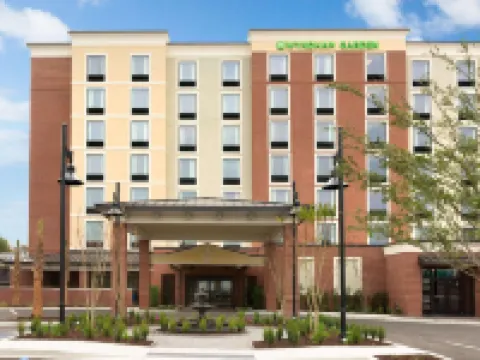 ダブルツリー バイ ヒルトン チャールストン マウント プレザント マウント・プレザントのホテル