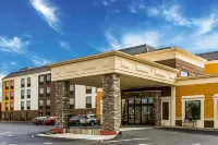 Comfort Inn Fort Mill Amusement Park at Carowinds Blvd - parking