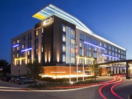 Aloft Plano Отели рядом с достопримечательностью «TUMI Store - Legacy West»