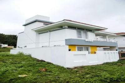 GB Castle Guesthouse - Yelagiri Hotels near Stream Side