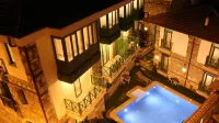Celsus Boutique Hotel - Kolam Renang