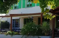 La Vieille Auberge Hotels in Liez