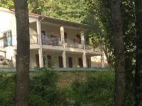 Le Mas de Servant Chambres d'Hotes Hôtels à proximité de : E.Leclerc CHATTE