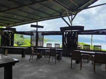 Gemo Beach Cottages Отели в г. Ngada Regency