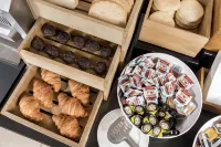 Holiday Inn Express BIRMINGHAM - STAR CITY by IHG - breakfast