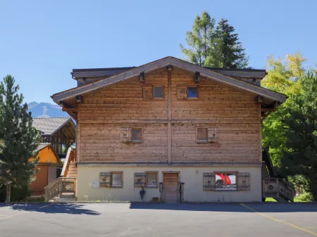 Chalet Sans Soucis Отели рядом со станцией Aigle