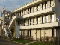 Hôtel Première Classe Dreux Hôtels à proximité de : Circuit de l'Ouest Parisien
