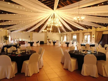 Black Eagle Hotel & Spa Отели в г. Рудепурт