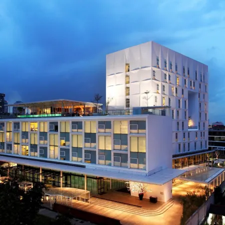 Morrissey Hotel Residences Отели рядом с достопримечательностью «Джакарта - центр города»
