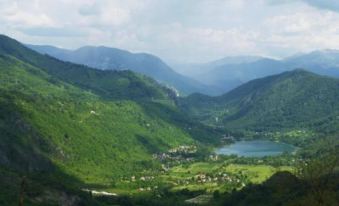 Herzegovina Lodges Boracko Jezero