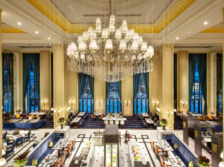 Sofitel Shanghai Hongqiao Отели рядом с достопримечательностью «Zhuzhai Guan Yu’s Temple»