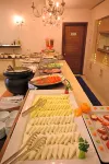 Grand Anzac Hotel - breakfast