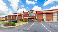 Best Western Luxbury Inn Fort Wayne Отели рядом с достопримечательностью «Заказник Игл Марш»