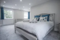 Pendeilo Villa - 5 Bedroom Holiday Home - Amroth