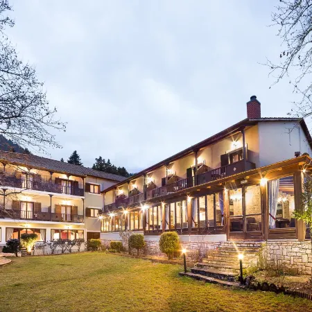 Country Club Hotel & Suites