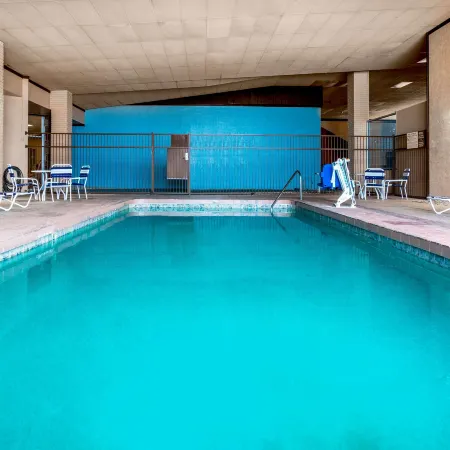 Days Inn & Suites by Wyndham Clovis