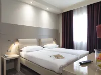 Smart Hotel Holiday Hotels near Carpenedo