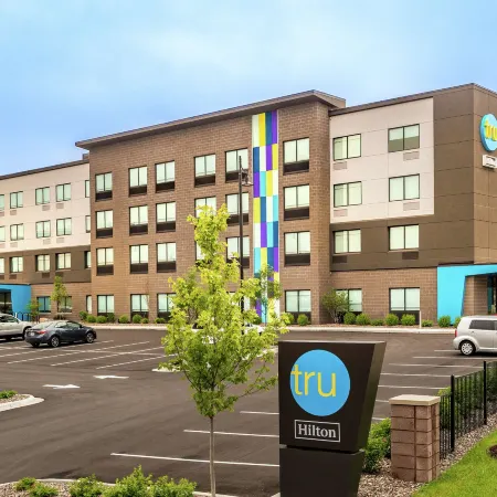 Tru by Hilton Madison West