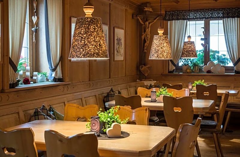 Geniesserhotel Messnerwirt Olang-Valdaora Updated 2023 Room Price-Reviews &  Deals | Trip.com