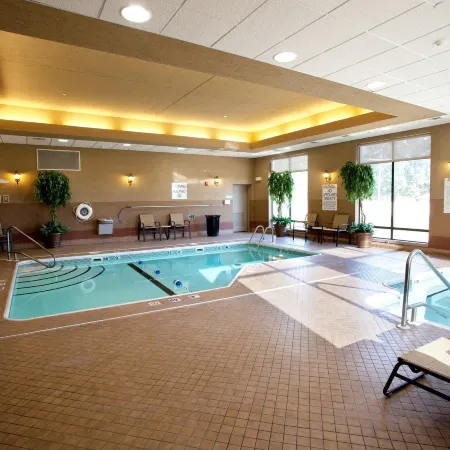 Holiday Inn Express & Suites SPRINGFIELD-MEDICAL DISTRICT by IHG