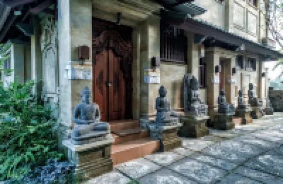 Murni's Houses & Spa Hotels near Wayan's Shop