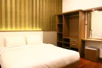 The Peak Villa Unit A1 (4 Bedrooms) Hotellit kohteessa Kehutanan