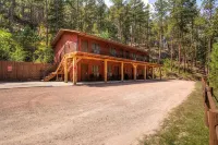 Powder House Lodge Hotel di Mount Rushmore UT