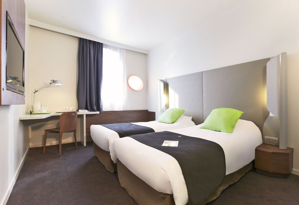 Hotel Campanile Saint-Malo  Saint-Jouan-Des-GueretsOver view