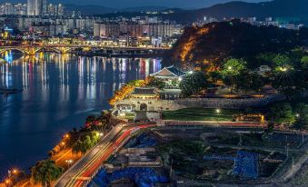 2. 골든튤립호텔 남..