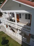 Grand Anse Beach Palace فنادق في Marian