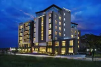 DoubleTree by Hilton Istanbul - Tuzla Hotel berhampiran Ergenekon Secondary School