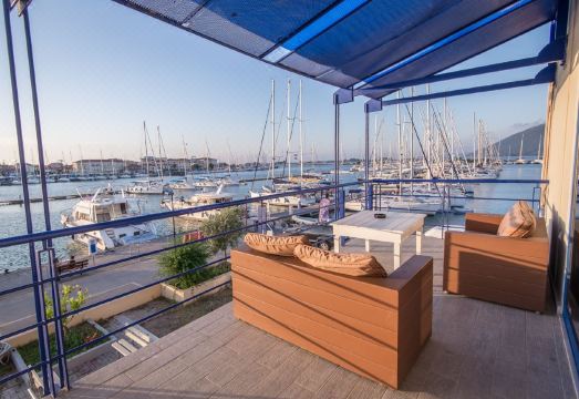 1. 이아노스 호텔..