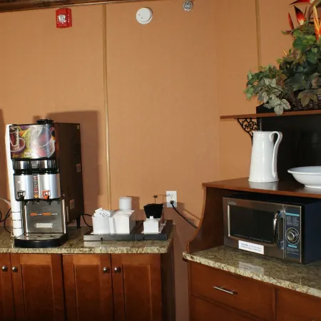 Home Town Inn & Suites