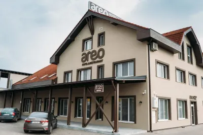 Areo Hotel & Restaurant Hoteles en Rareș