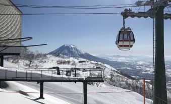 Niseko Trail-Head Lodge