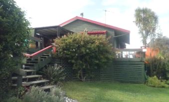 Moanarua Beach Cottage