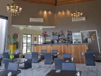 Best Western Ascot Lodge Motor Inn - bar