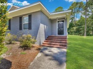 Charming Gray Home- 5 mins from GSU!