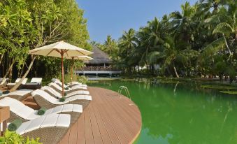 Dreamland Maldives Resort