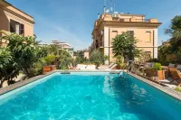 Palm Gallery Hotel