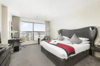 Brooklands Hotel Surrey فنادق في ويبريدج
