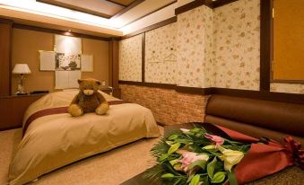 Hotel to
