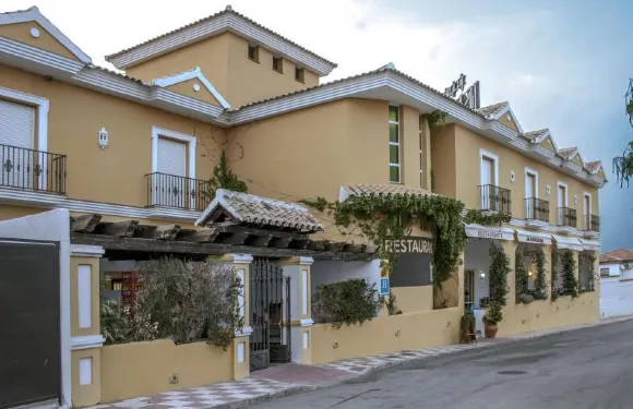 阿爾本扎爾酒店