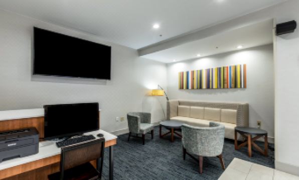 Holiday Inn Express & Suites JERSEY CITY NORTH - HOBOKEN by IHG