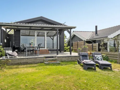 "Käthe" - 5m from the Sea