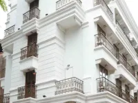 Comfort Inn Emerald Hotels near Pahunchaar Beach Resort