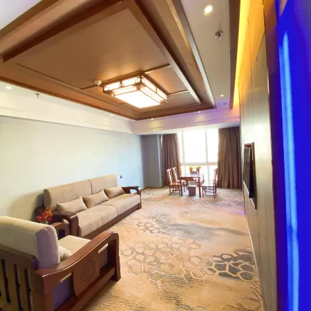 Longwei Holiday Hotel