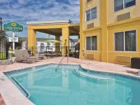 La Quinta Inn & Suites by Wyndham Helena - Swimmingpools